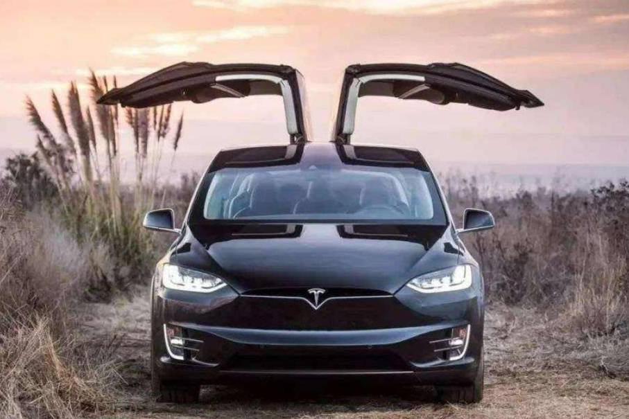 特斯拉奪得2021年新能源車銷冠，比亞迪明年能反超嗎？
