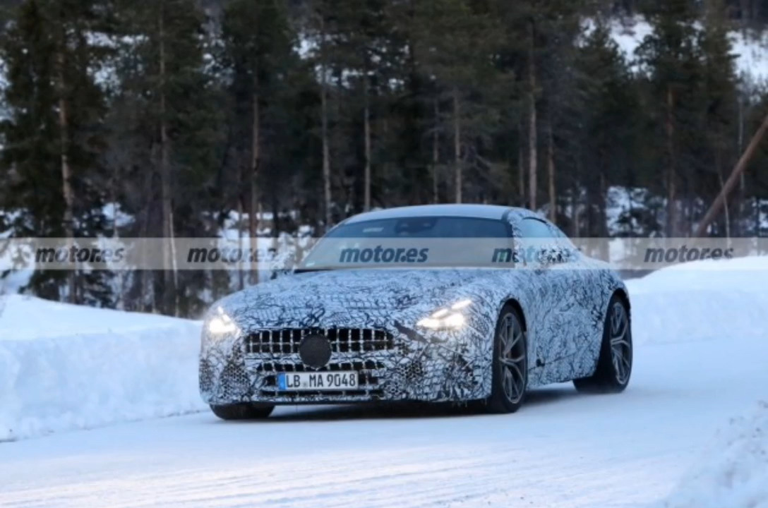 新款梅賽德斯-AMG GT 63諜照曝光 或2023年初發(fā)布
