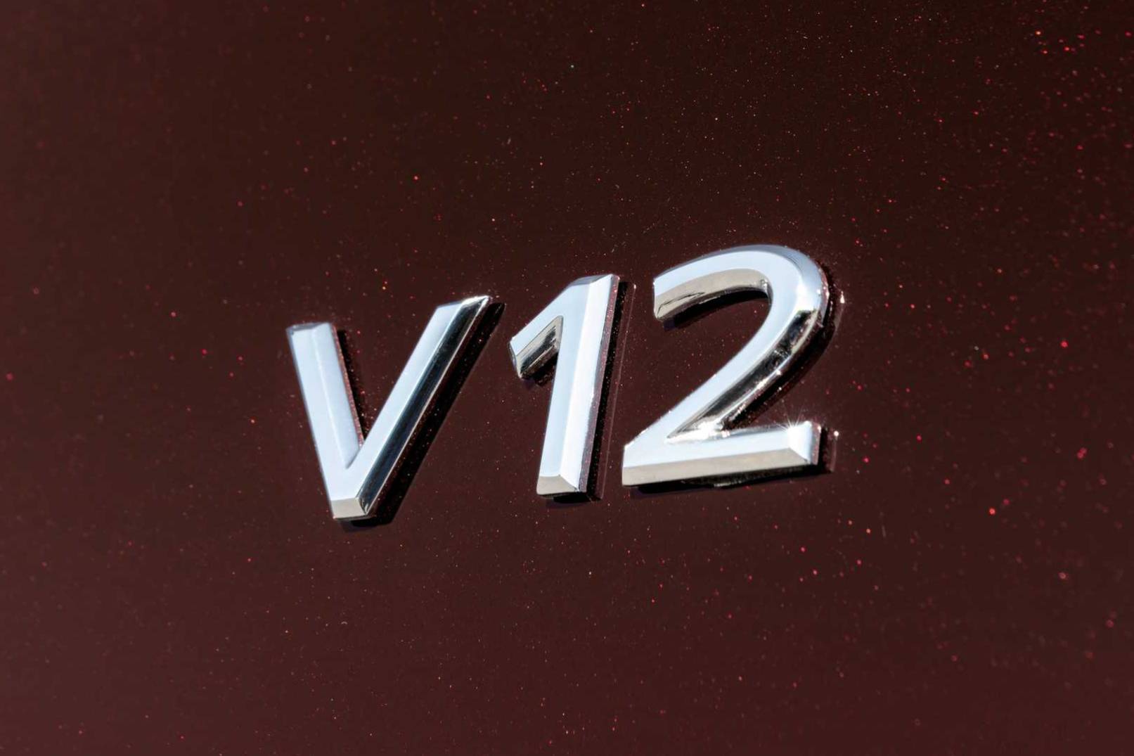 预计售价300万元 迈巴赫S680有望国内上市 最后的V12