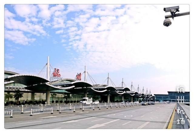 根据以上标准,小型汽车在杭州萧山机场停车24小时总计费用最低的是50