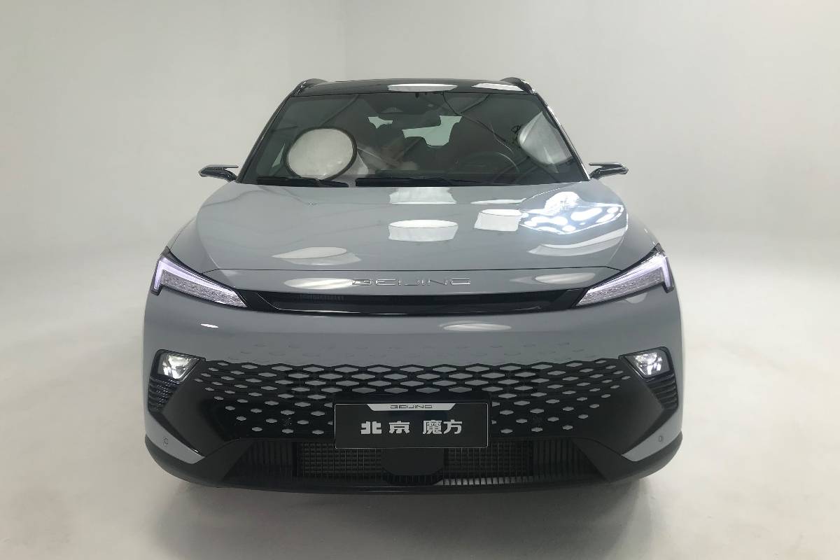 华为加持，北京汽车智能汽车“魔方”实拍首秀