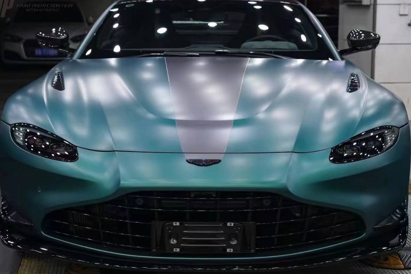 真正的紀念版車型，阿斯頓·馬丁Vantage F1