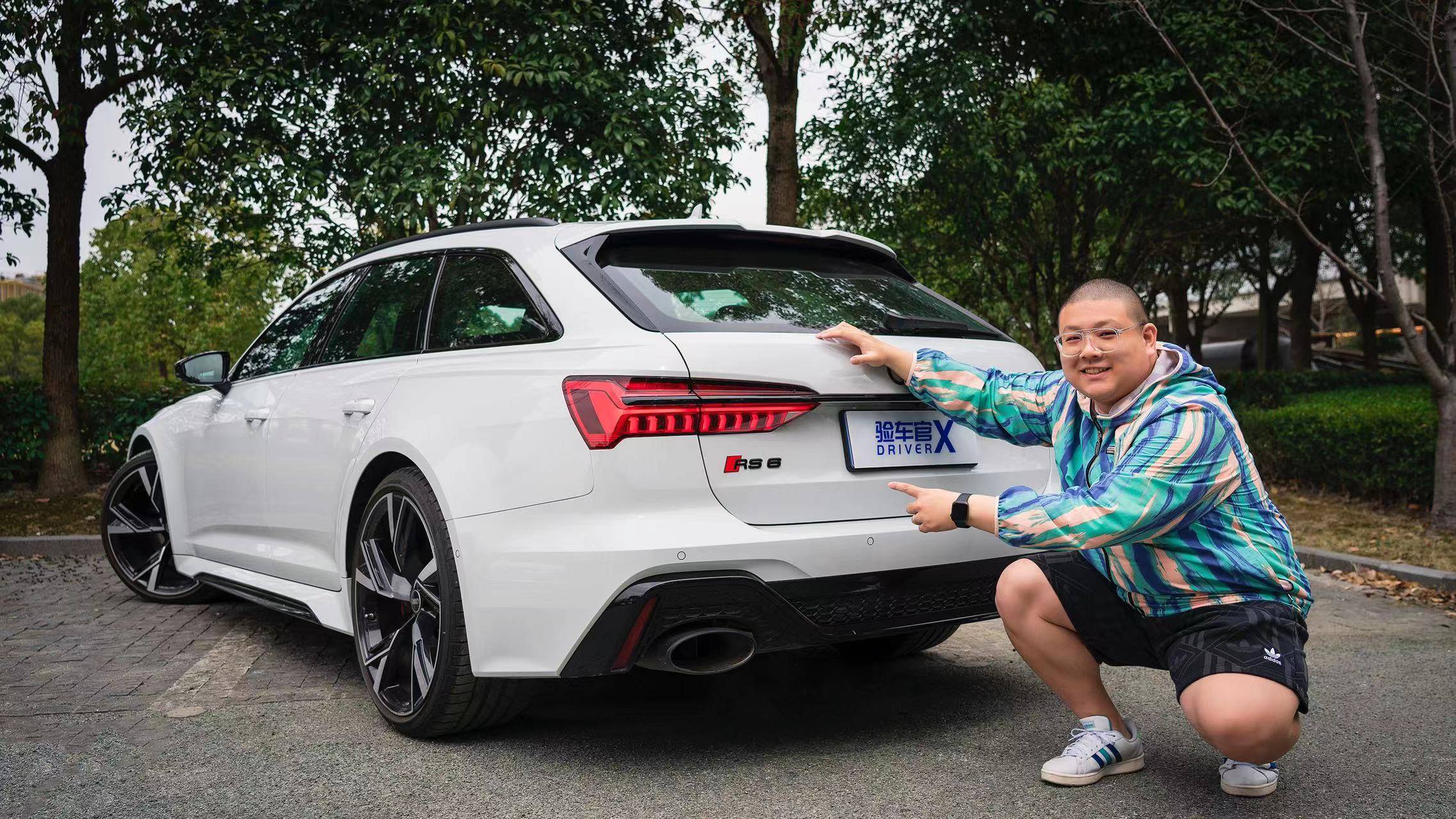 4.0T+V8 空間夠大還能裝 除了RS6還有誰？