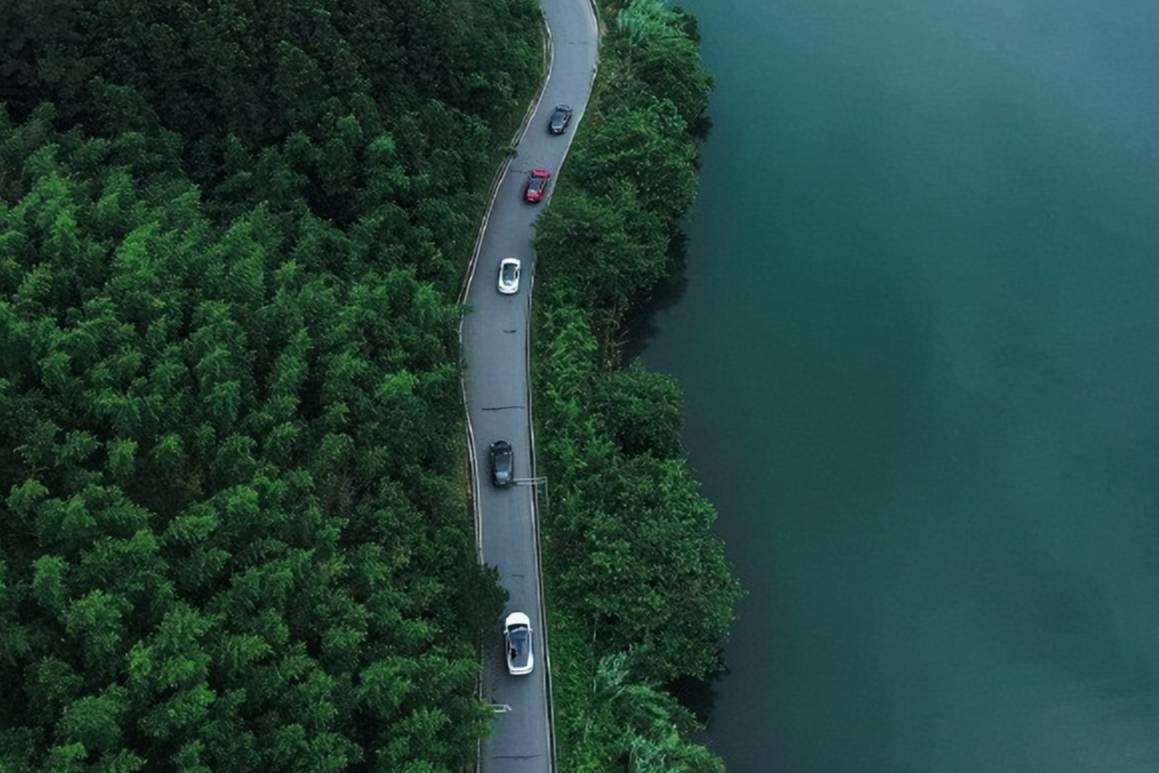 節(jié)能減排不止“地球一小時(shí)” 電動(dòng)車?yán)纤緳C(jī)分享節(jié)電小妙招