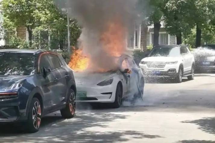 小鵬汽車回應(yīng)車輛起火 為什么新能源車容易“火”？