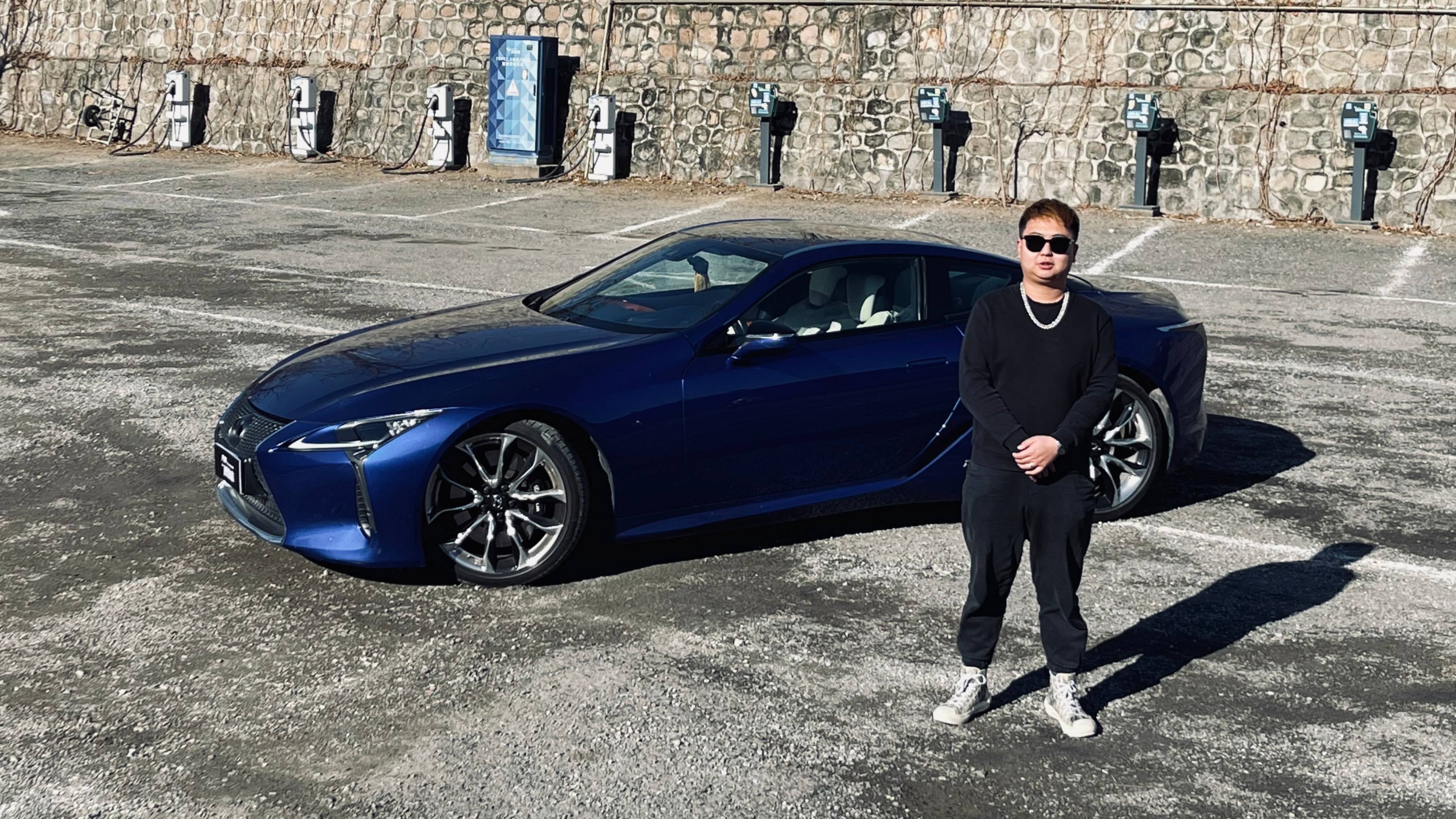 百万跑车百公里油耗不超7升?还如此安静?LC500h了解一下