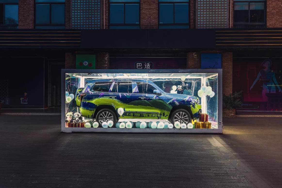 BJ60實(shí)車現(xiàn)身成都，偽裝車衣也遮擋不住更多信息外露