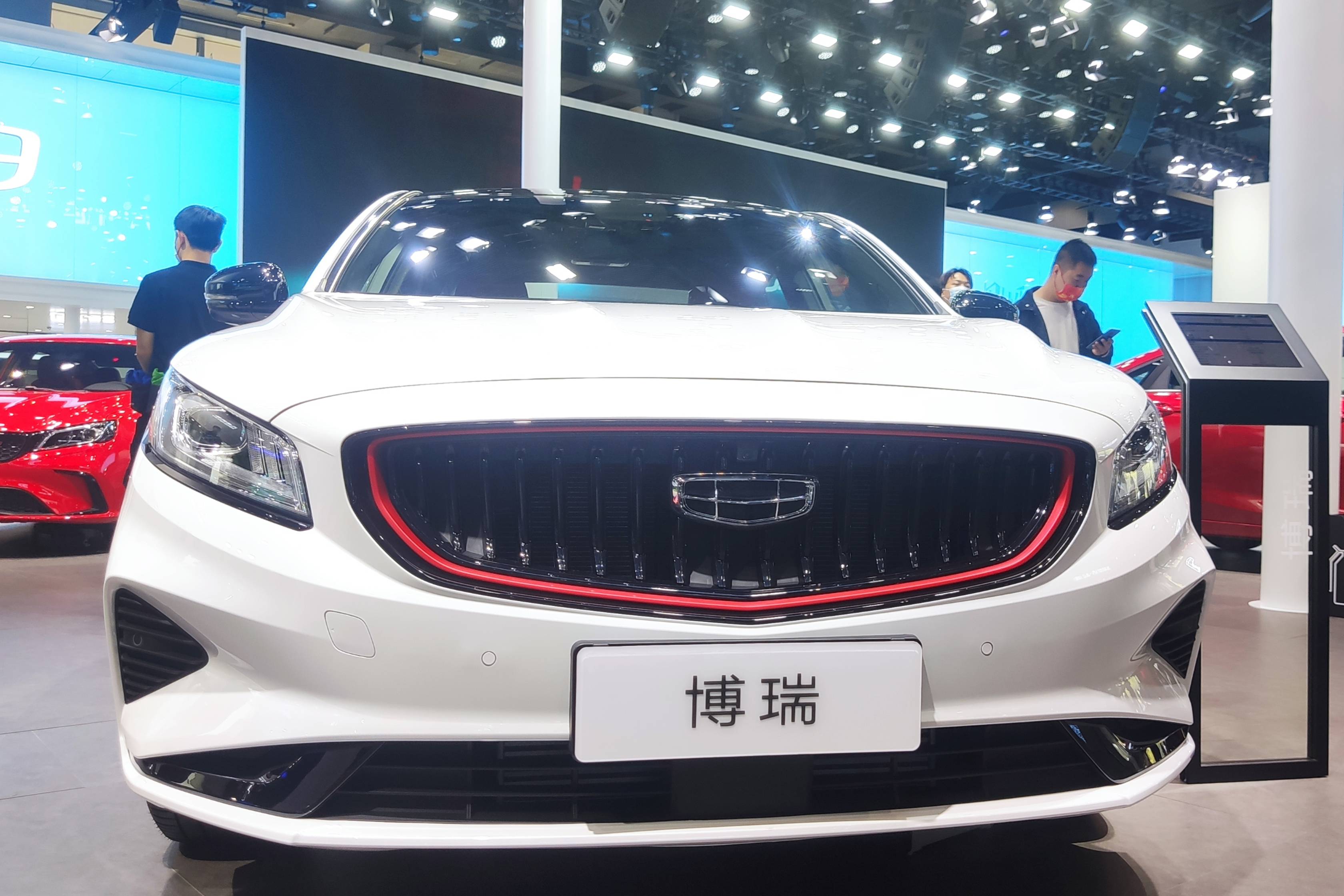 凱美瑞見了也要讓三分，這臺自主品牌B級轎車，能拿得出手嗎？