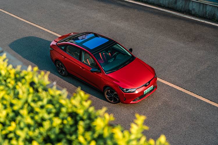 全新威馬E.5正式上市：共兩款車型 優(yōu)惠后15.01萬元起