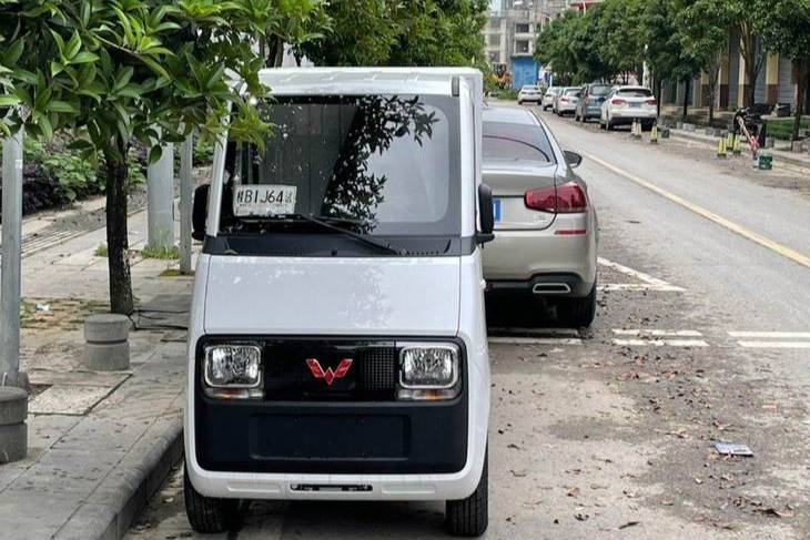 可遮風(fēng)擋雨可上牌照的快遞車?五菱E10諜照曝光