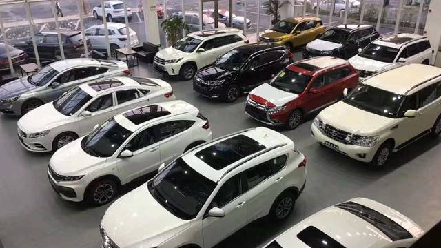 十万元预算买新车，还是豪华二手车？