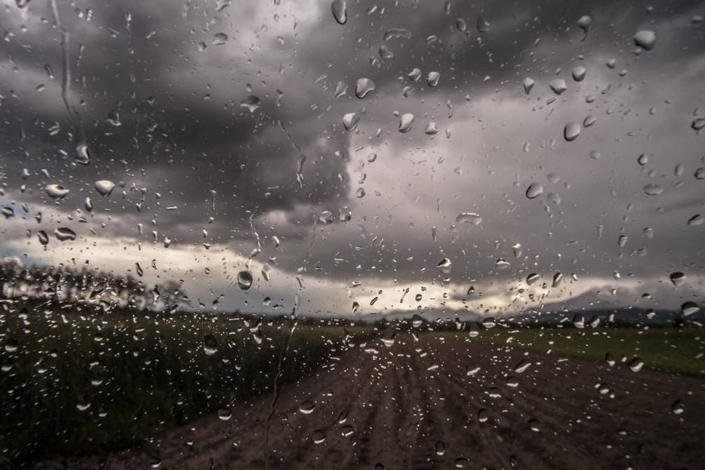 养车侠｜雨天判断汽车涉水深度小技巧