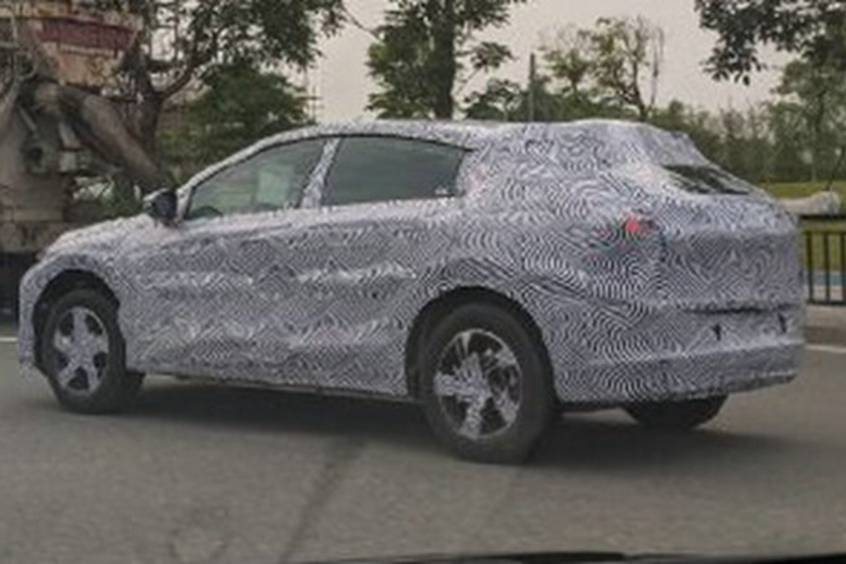 小鵬全新SUV諜照曝光 定位純電轎跑SUV 或定名小鵬G5