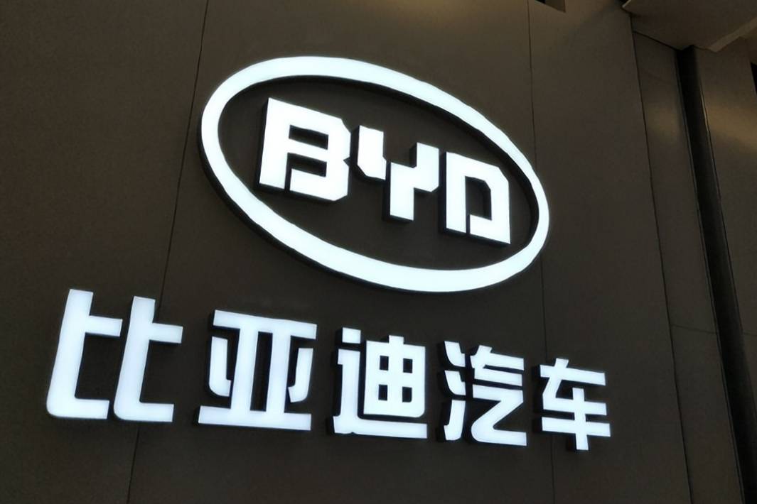 比亞迪漢EV亮相加州街頭，進(jìn)軍特斯拉老家？