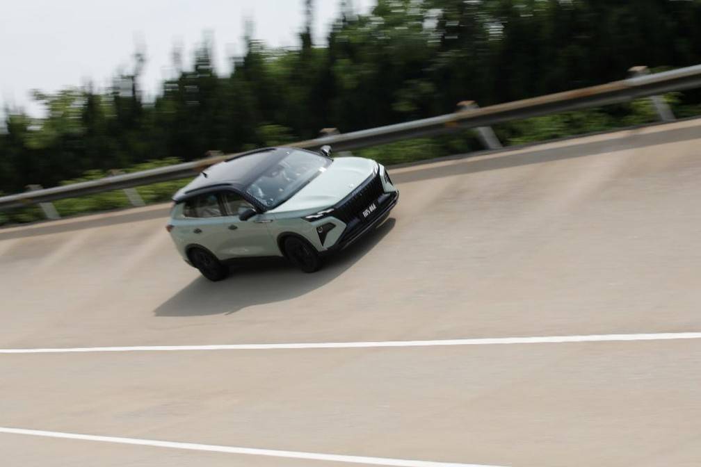 ”非常成功！”皓極接受東風(fēng)汽車董事長檢驗測試