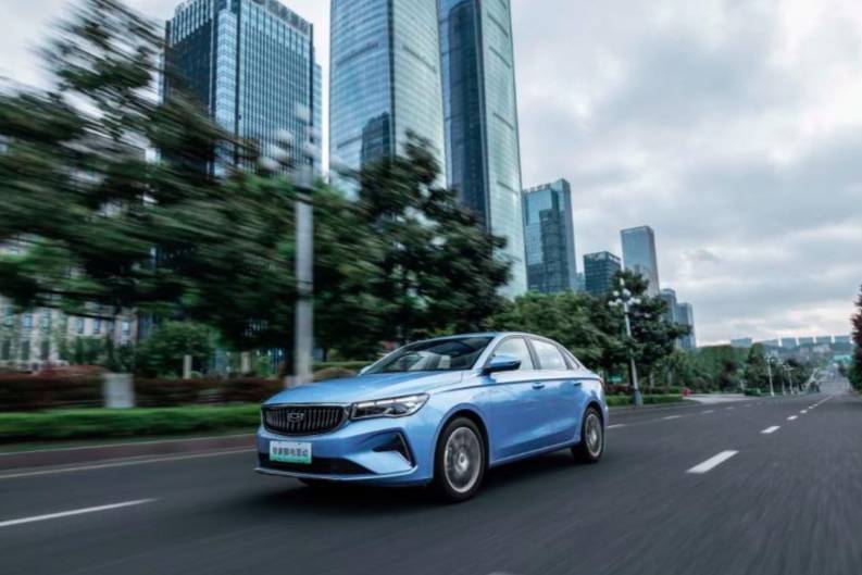 醇電混動汽車每公里成本2毛錢!這一波購車潮流,不知道就虧了!