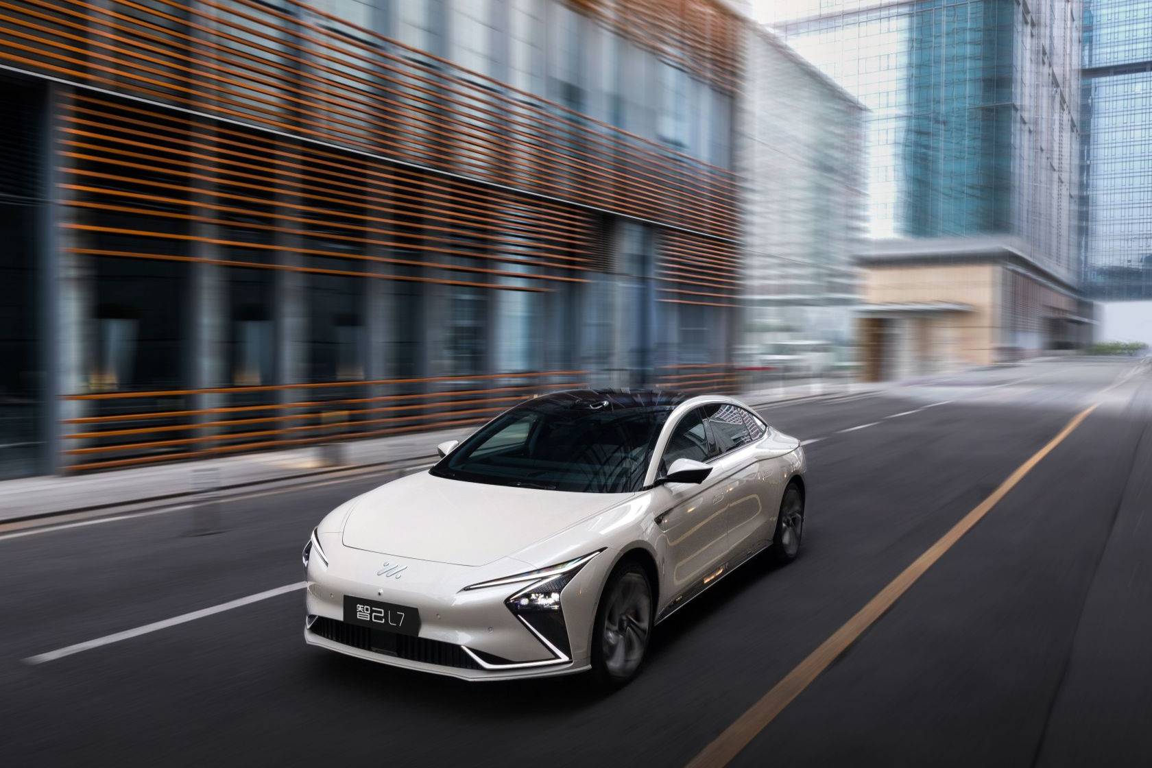 智能汽車(chē)應(yīng)該是怎樣子的？智己汽車(chē)提出新世界汽車(chē)智能五大標(biāo)準(zhǔn)