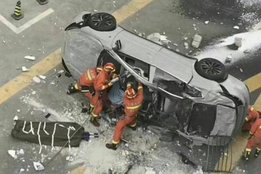 2名試車員死亡，蔚來ET7路試車“飛出”高樓，有何警示？