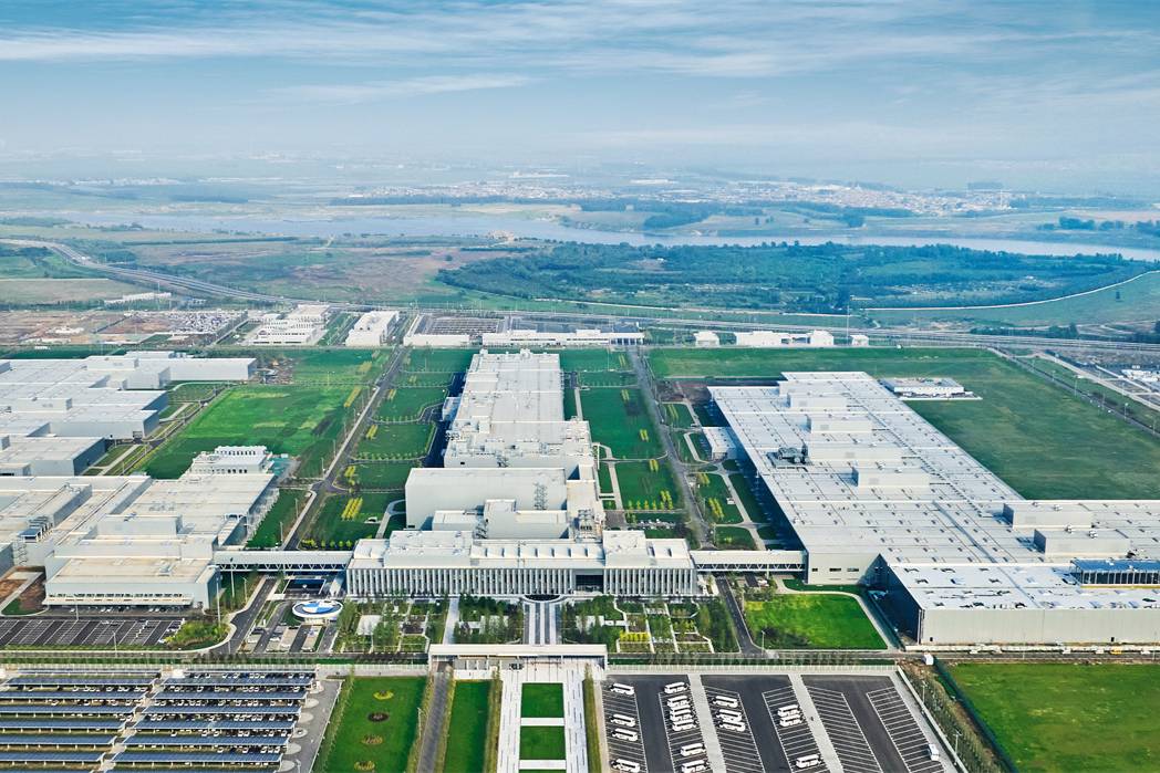全球13款电动汽车沈阳生产 华晨宝马里达工厂今天开业