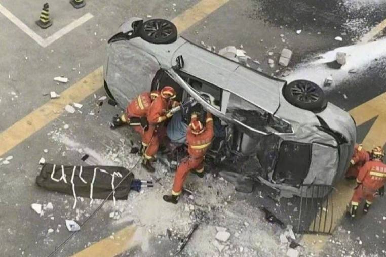 蔚來汽車創新港總部一輛測試車從三樓墜落，兩名測試人員不幸身亡