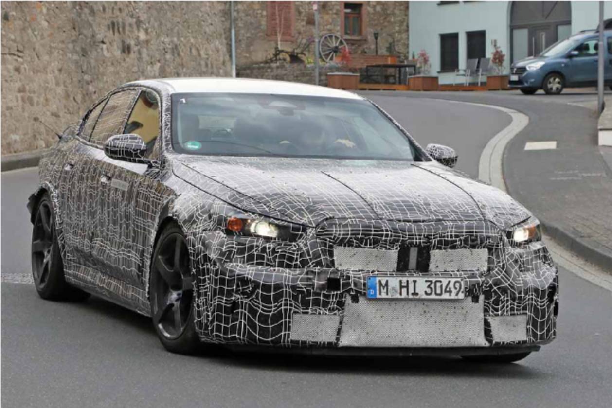 预计2024年发布，BMW M5谍照曝光