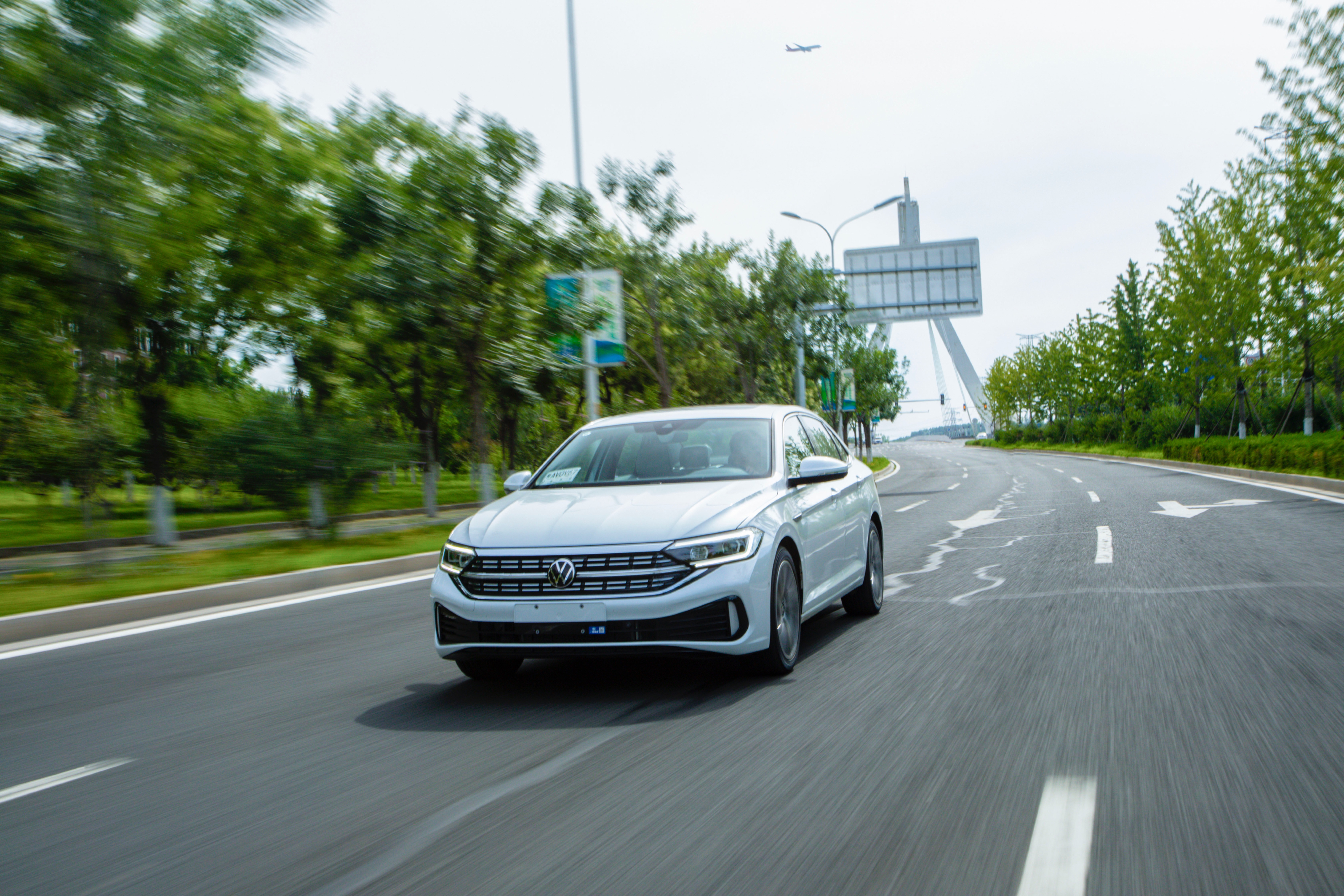 德系“神車”換裝1.5T！體驗(yàn)一汽-大眾全新速騰