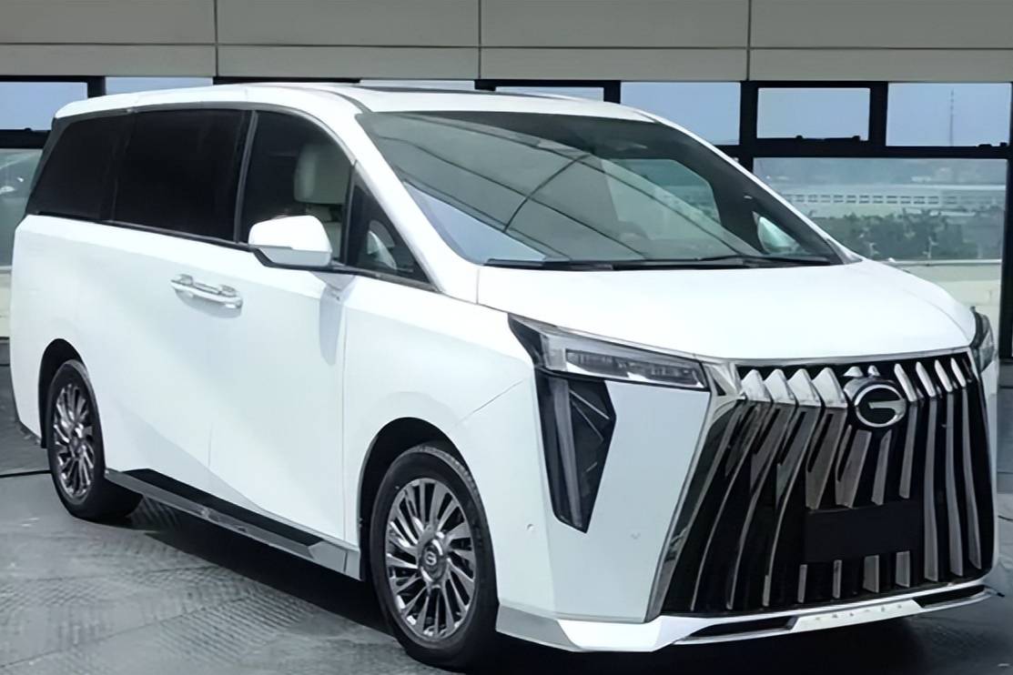  MPV“黑馬”？新款傳祺M8實車氣場不輸LM！