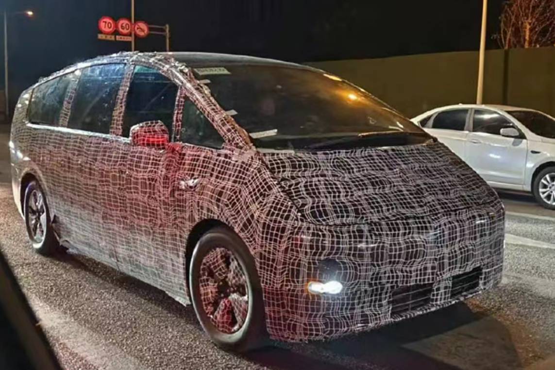 理想MPV諜照,短車頭,大車窗,網(wǎng)友:太像現(xiàn)代Staria