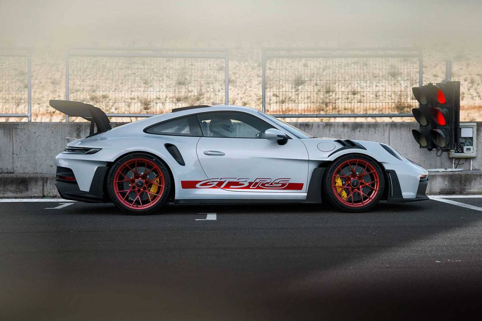 911GT3RS发布，可以光明正大上路的赛车，爱了吗？