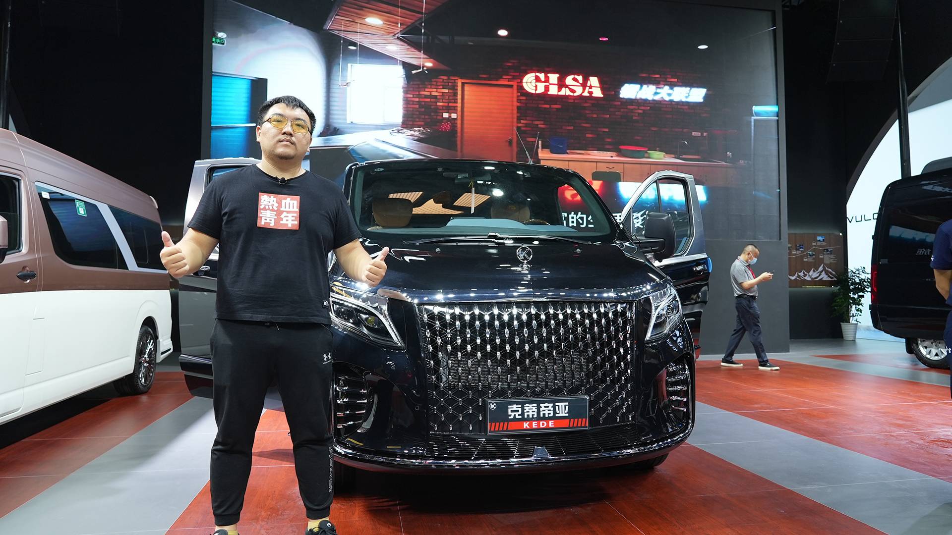 40萬能買頂級商務車？實拍克蒂房車