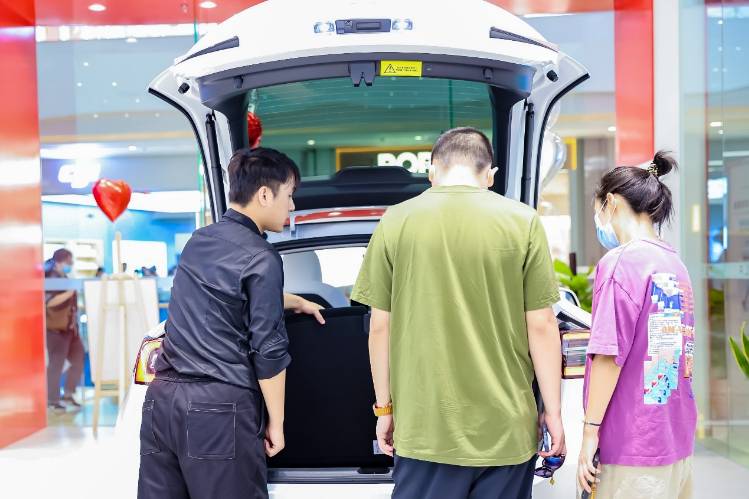 重庆人汽车消费补贴来了 买特斯拉最高省4000元还有消费券！