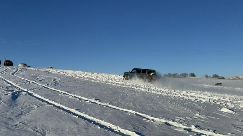 开着游骑侠去乌兰布统玩雪，“纵横野”带你挑战绝望坡！