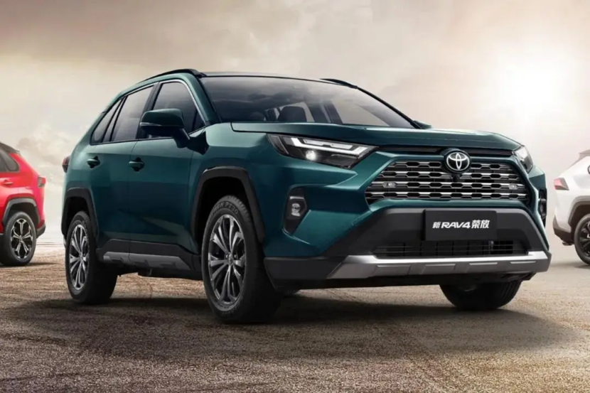 全新RAV4荣放曝光：科幻设计+科技内饰，或推纯电车