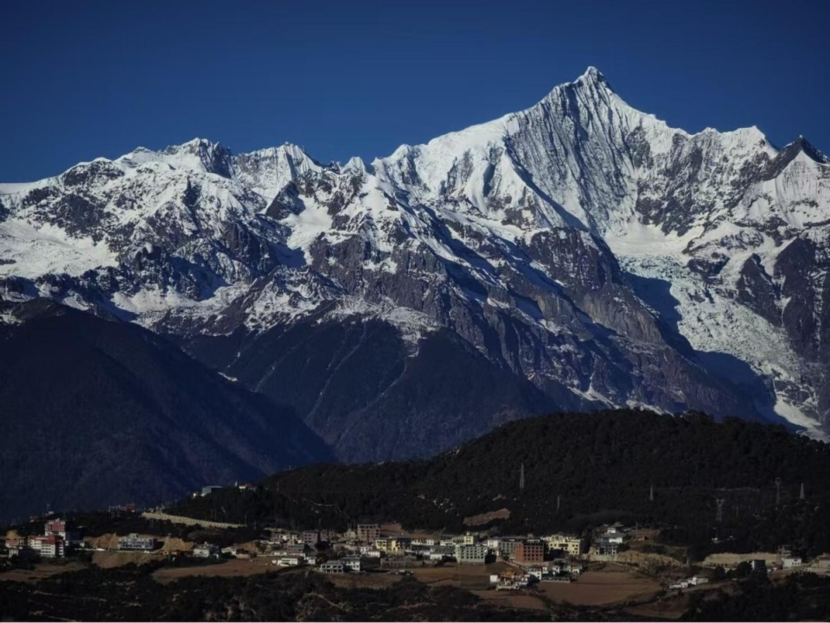 探寻山川湖海的魅力，感受宋L DM-i的用车真谛！