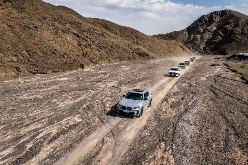 体悟纯粹驾趣 与BMW M共探贺兰山