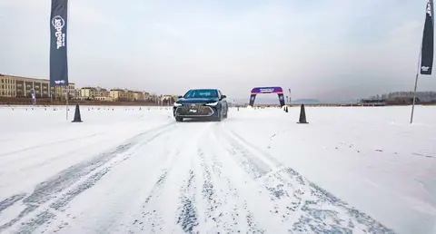 【E汽车】冰上“纽北”开赛，亚洲龙静谧性、圈速、耐力全面获胜