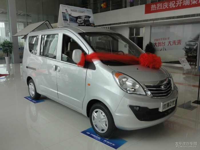 汽车城后看到了开瑞汽车4s店,于是进去就问了一下面包车的价高清图片