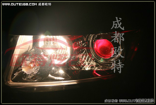 成都jeep指南者改装全新小糸q5双光透镜飞利浦氙气大灯高清图片