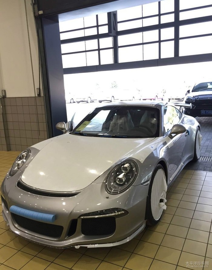 自吸绝唱 银色魅影 gt银保时捷911gt3提车作业高清图片