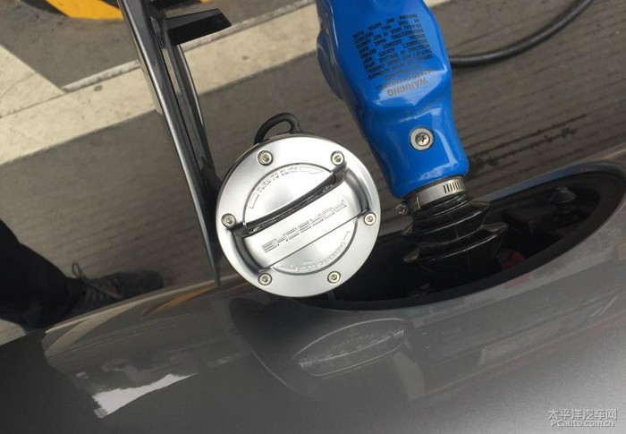 自吸绝唱 银色魅影 gt银保时捷911gt3提车作业高清图片