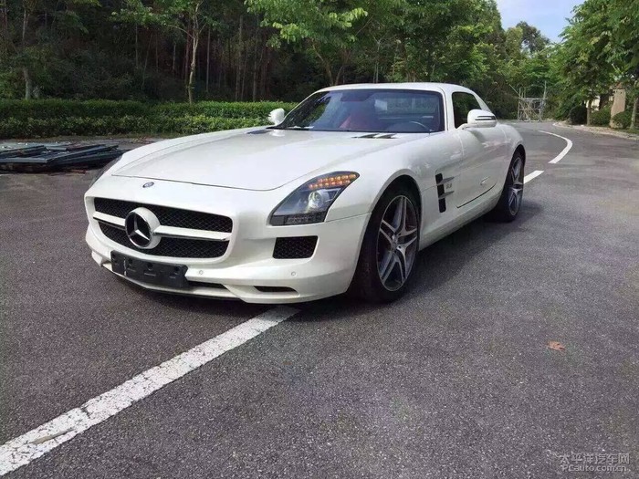 奔驰海鸥 sls 63-amg最顶级跑车,基本全新车一台.白色红内 全高清图片
