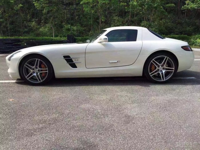 奔驰海鸥 sls 63-amg最顶级跑车,基本全新车一台.白色红内 全高清图片