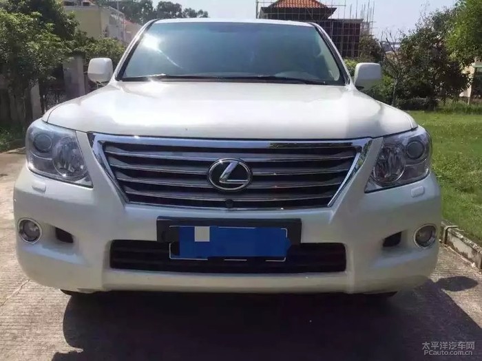 凌志lx570 白色米内、三镜头、一键启动、智能钥匙、底盘升降高清图片