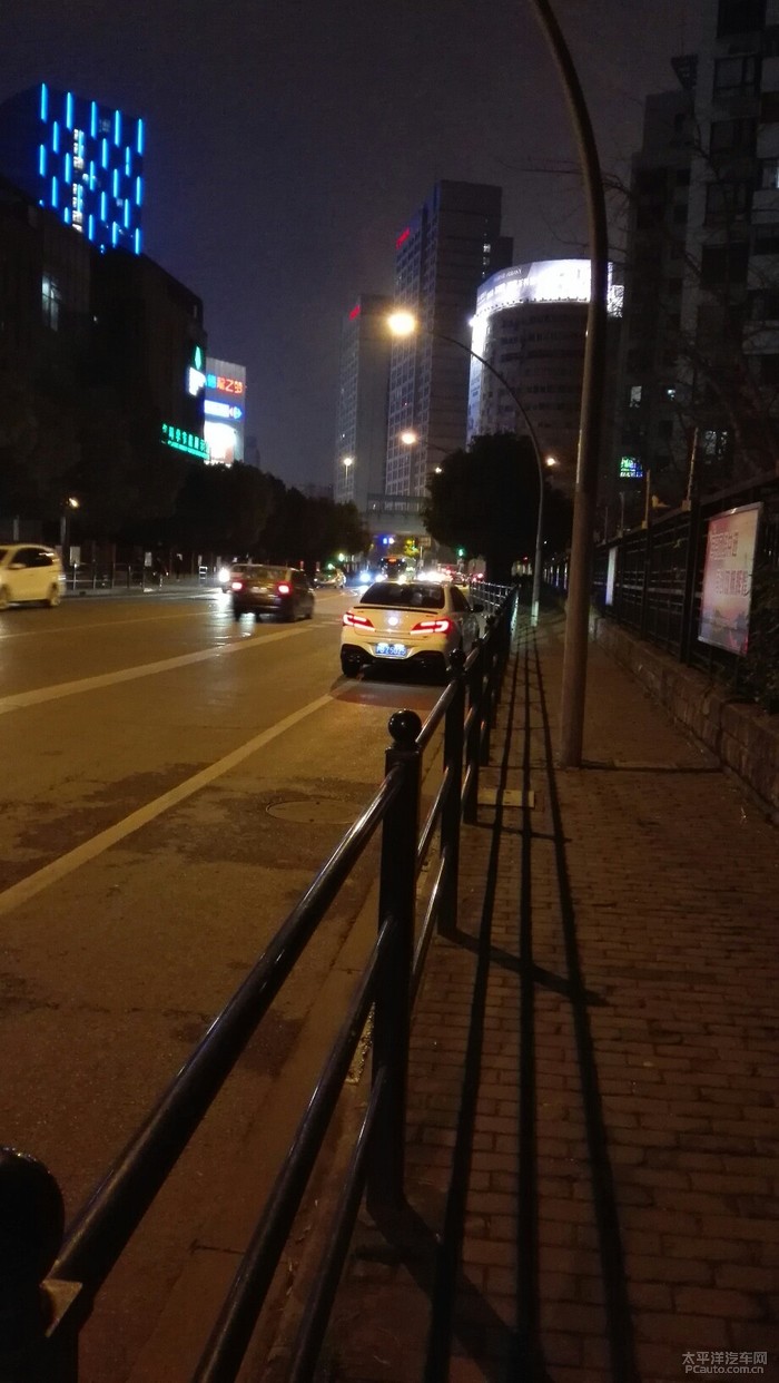 今天看见辆秦,4个排气管高清图片