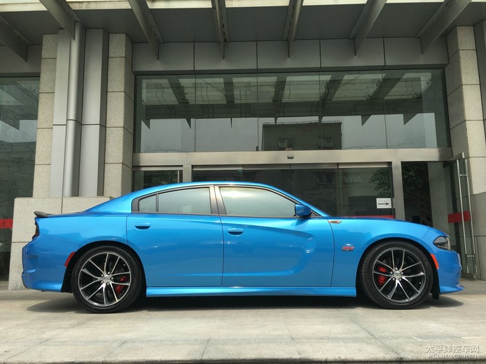 16款道奇战马dodge charger)srt"纯正的跑车