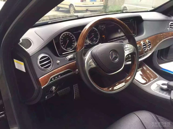 萨瓦纳-二十多可以买哪些豪车？可以买奔驰S550、奥迪Q7、宝马X6、路虎揽胜、卡宴…