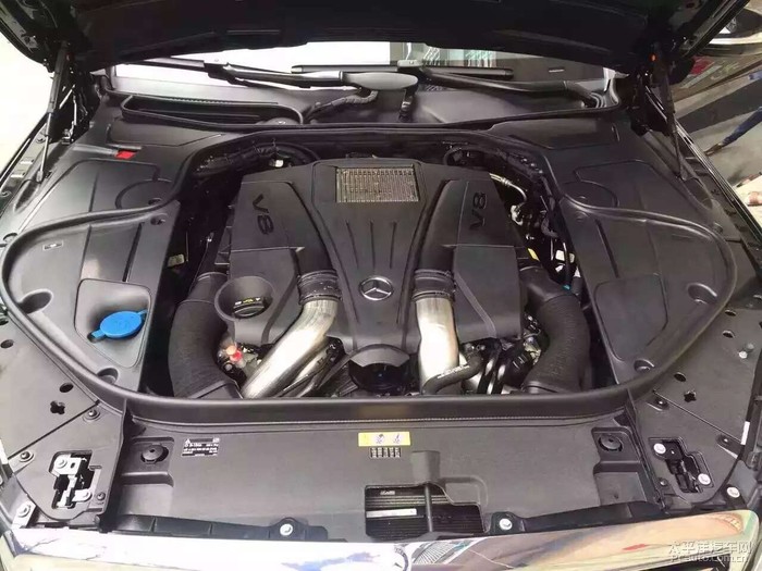 二十多可以买哪些豪车？可以买奔驰S550、奥迪Q7、宝马X6、路虎揽胜、卡宴…