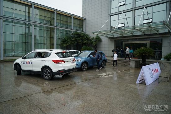 体验东风风神AX7自动泊车 WindLink 智能互联 ,这战斗力又将提升 高清图片
