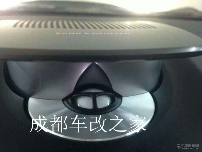 成都宝马X5音响改装,车改之家X5加装原装B O中置音响高清图片