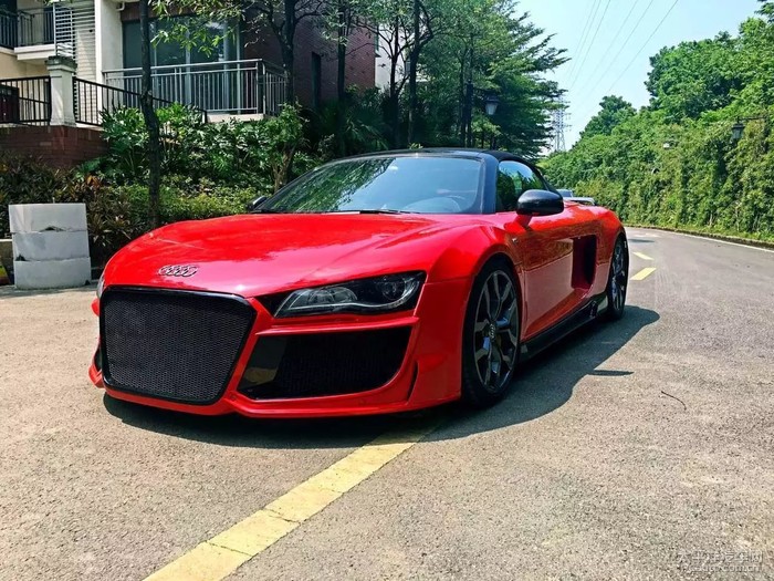 2014年奥迪r8软顶敞缝价钱优惠给你
